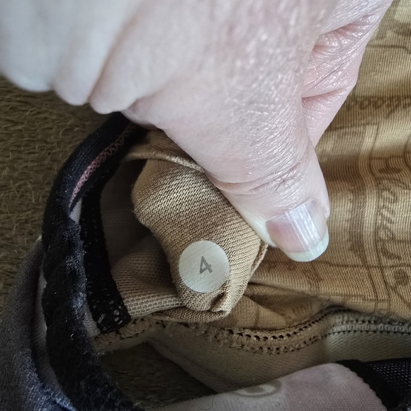 Lululemon Flow Y bra Unicorn Tears size 4 - Picture 6 of 6